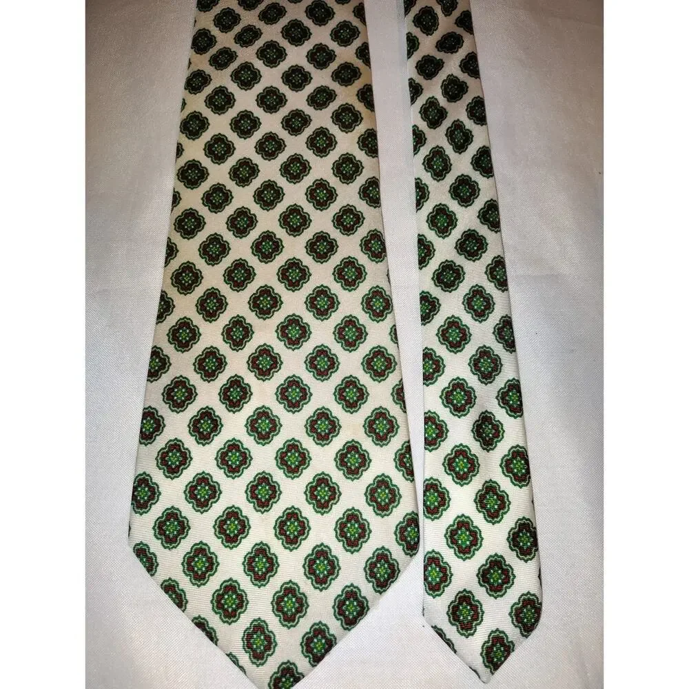 Vintage 1970s Merritt Qiana Dup Necktie Geometric Medallion Red Green White